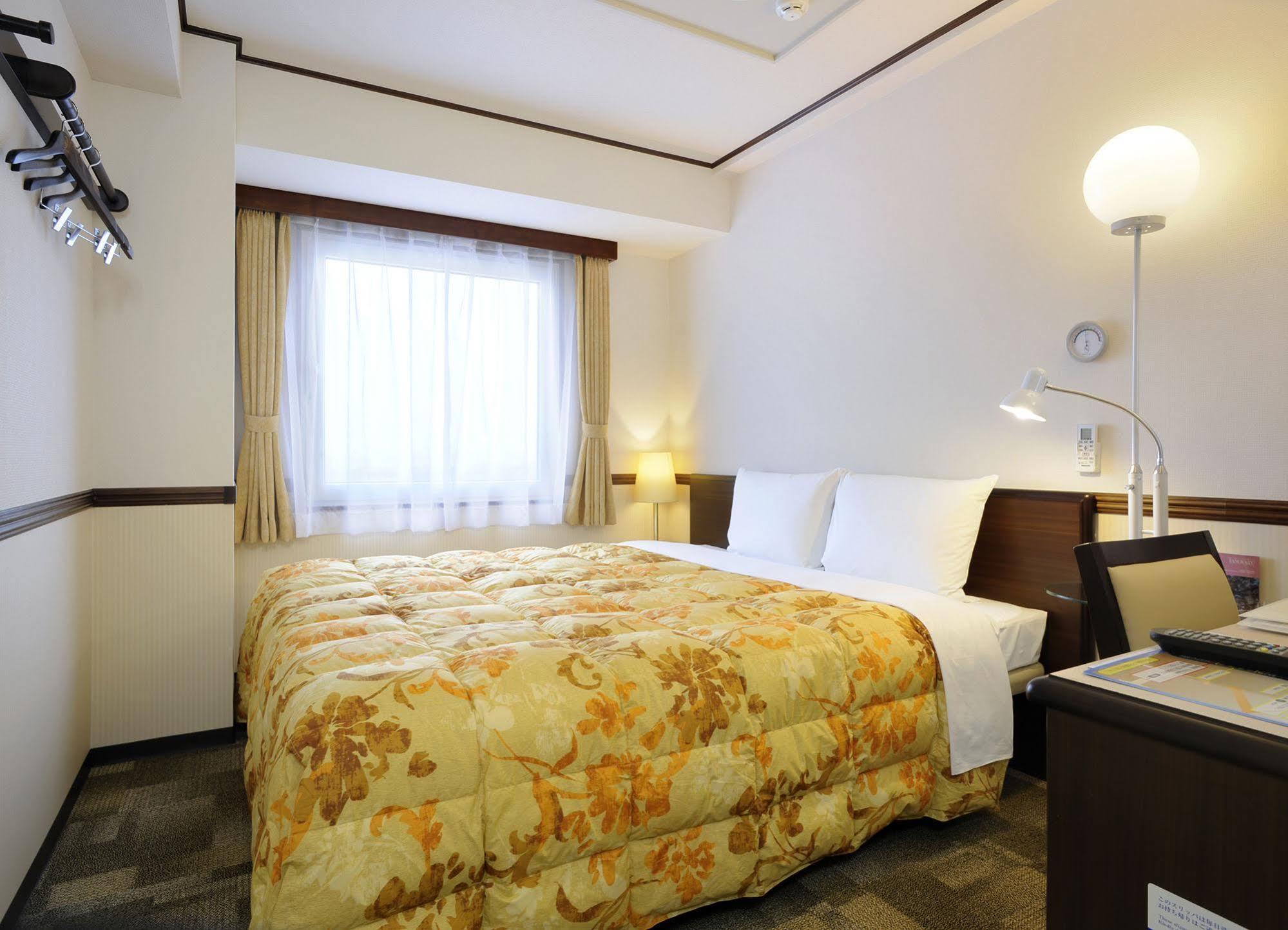 Toyoko Inn Kofu-Eki Minami-Guchi No.1 Kültér fotó